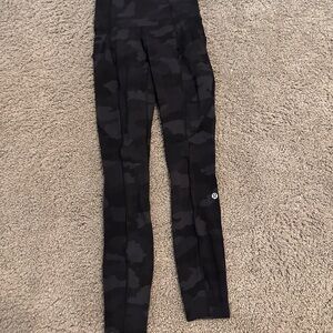 Lululemon Fast and Free 25’ leggings Camo